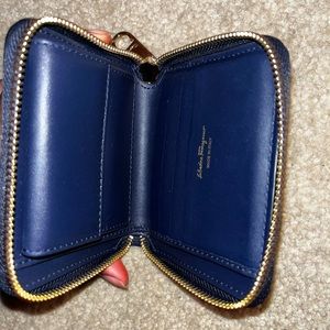 SALVATORE FERRAGAMO NAVY BLUE WALLET 💙